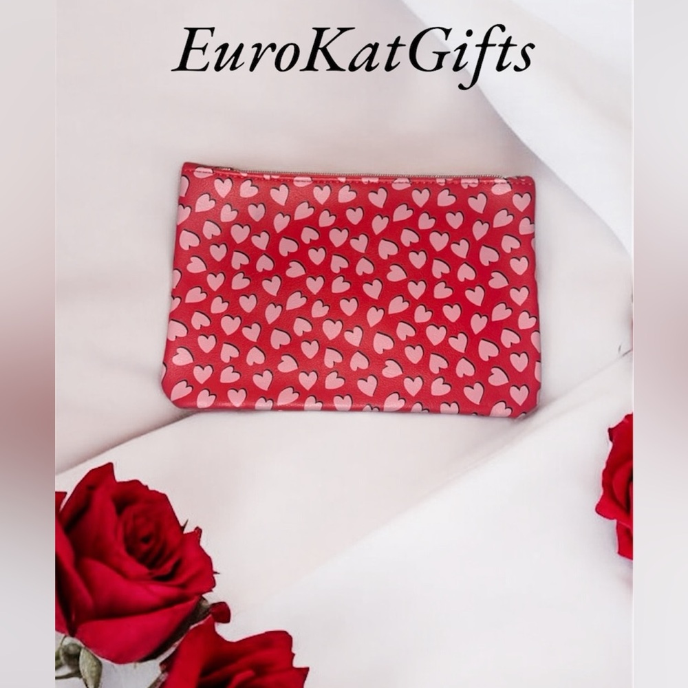 IPSY Heart Pink Red White clutch Makeup Cosmetic Bag NEW with out tags